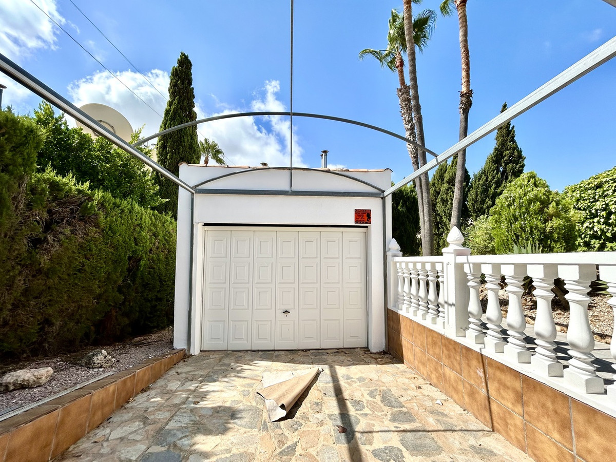 For sale - 3 Bedroom 3 Bathroom House - Detached Villa in Orihuela - Villamartin  - Alicante