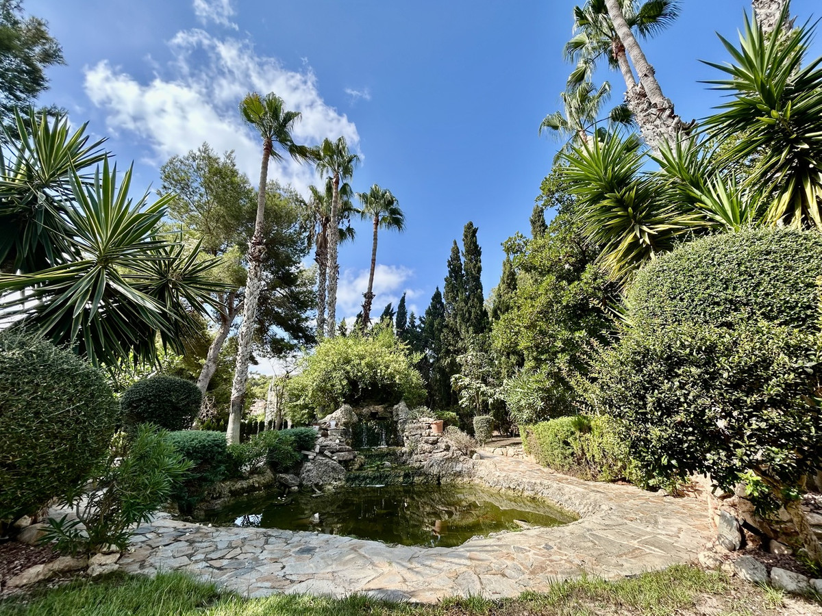 For sale - 3 Bedroom 3 Bathroom House - Detached Villa in Orihuela - Villamartin  - Alicante