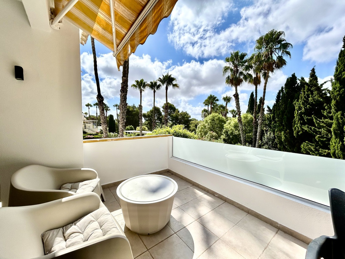 For sale - 3 Bedroom 3 Bathroom House - Detached Villa in Orihuela - Villamartin  - Alicante