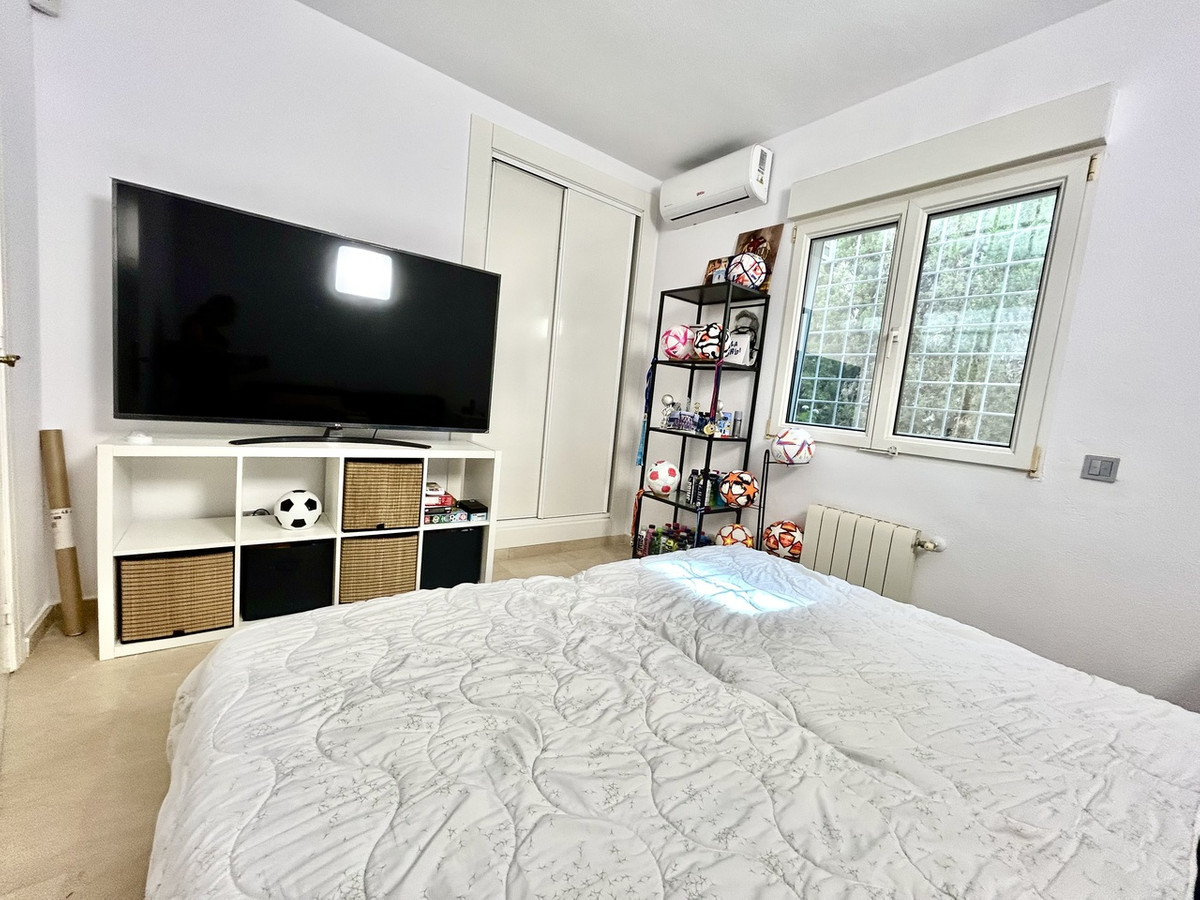 For sale - 3 Bedroom 3 Bathroom House - Detached Villa in Orihuela - Villamartin  - Alicante