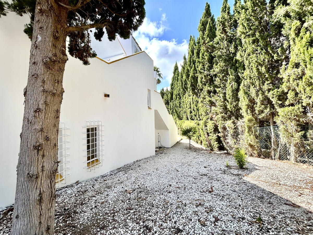 For sale - 3 Bedroom 3 Bathroom House - Detached Villa in Orihuela - Villamartin  - Alicante