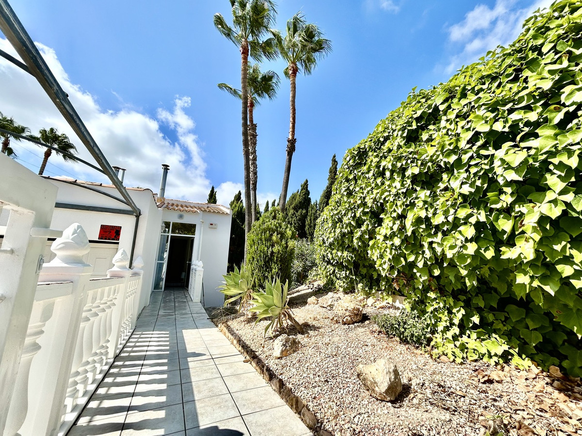For sale - 3 Bedroom 3 Bathroom House - Detached Villa in Orihuela - Villamartin  - Alicante