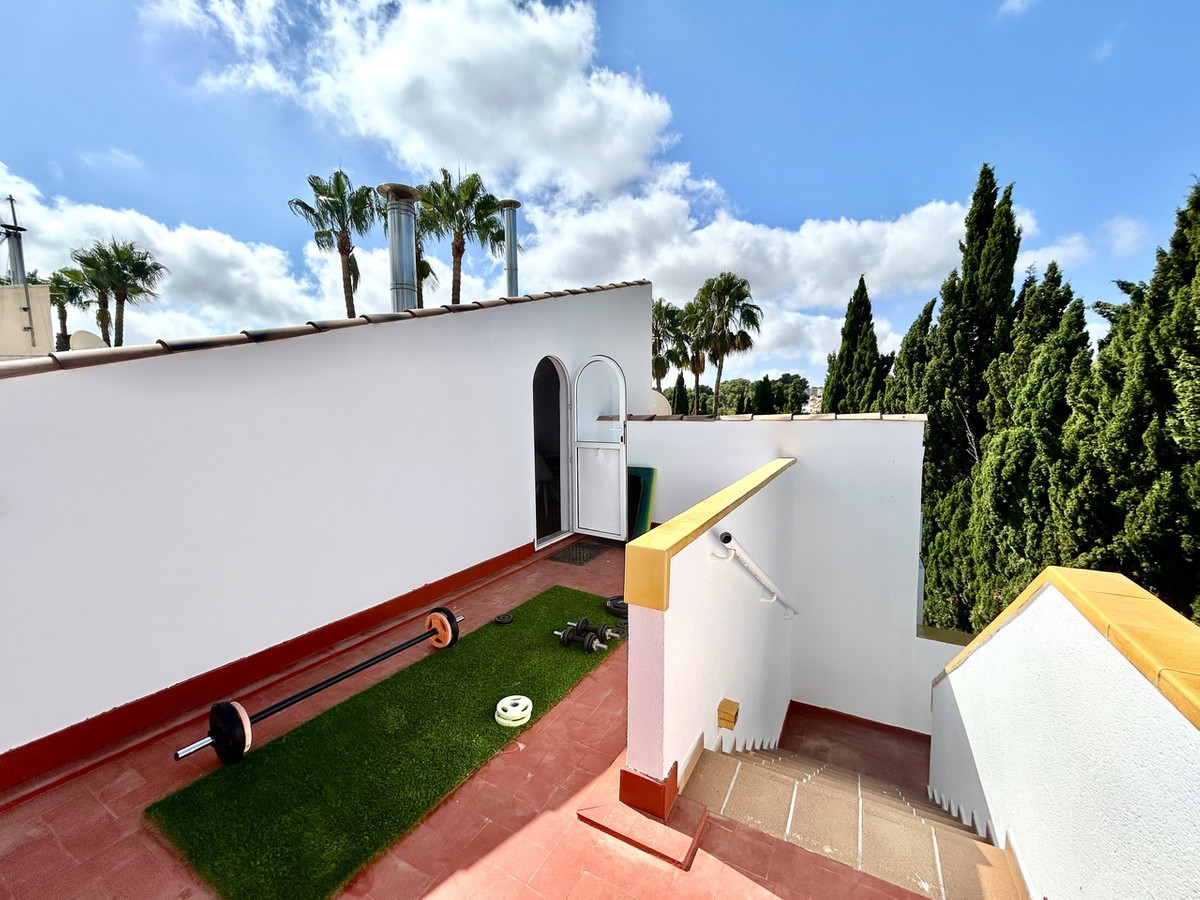 For sale - 3 Bedroom 3 Bathroom House - Detached Villa in Orihuela - Villamartin  - Alicante