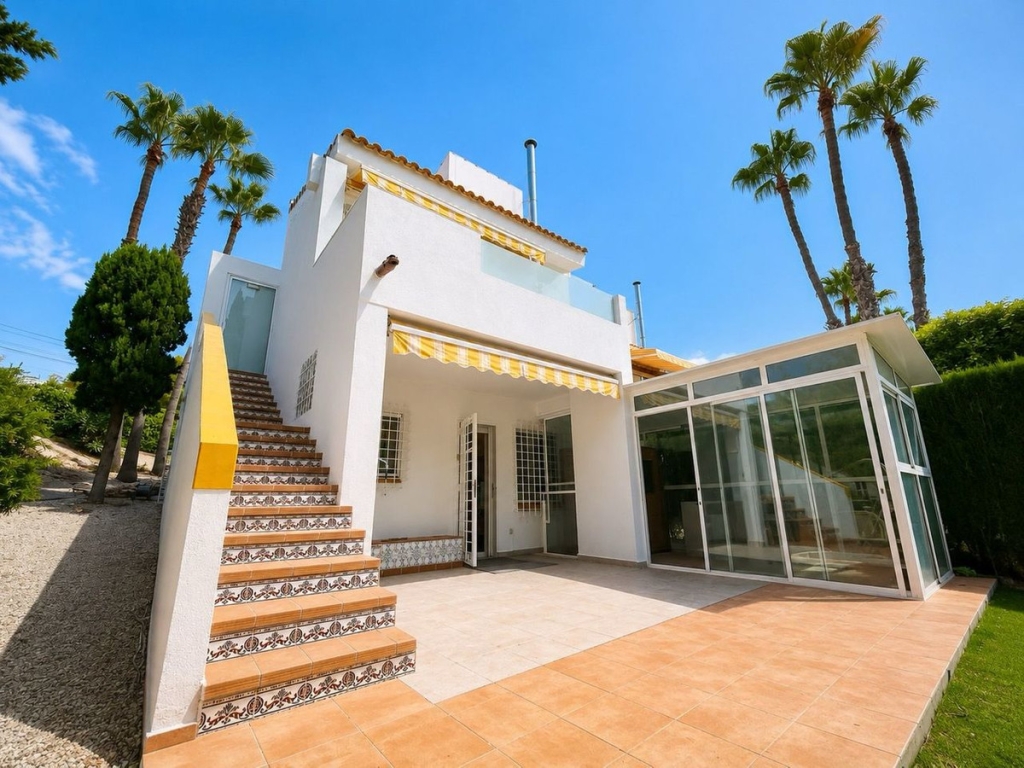 3 Bedroom 3 Bathroom House - Detached Villa in Orihuela
