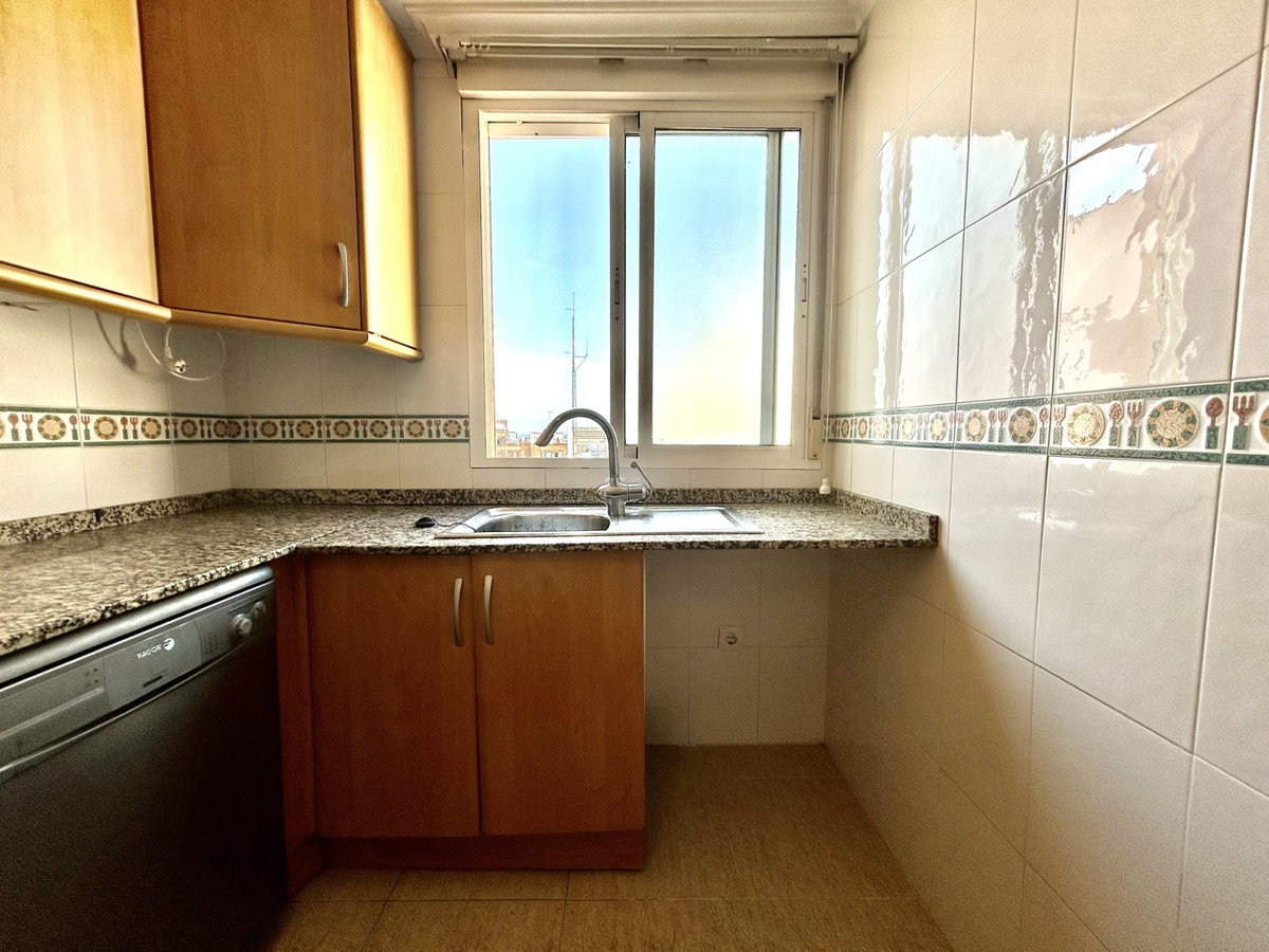 For sale - 2 Bedroom 2 Bathroom Apartment - Middle Floor Apartment in Torrevieja - Torrevieja Centro  - Alicante