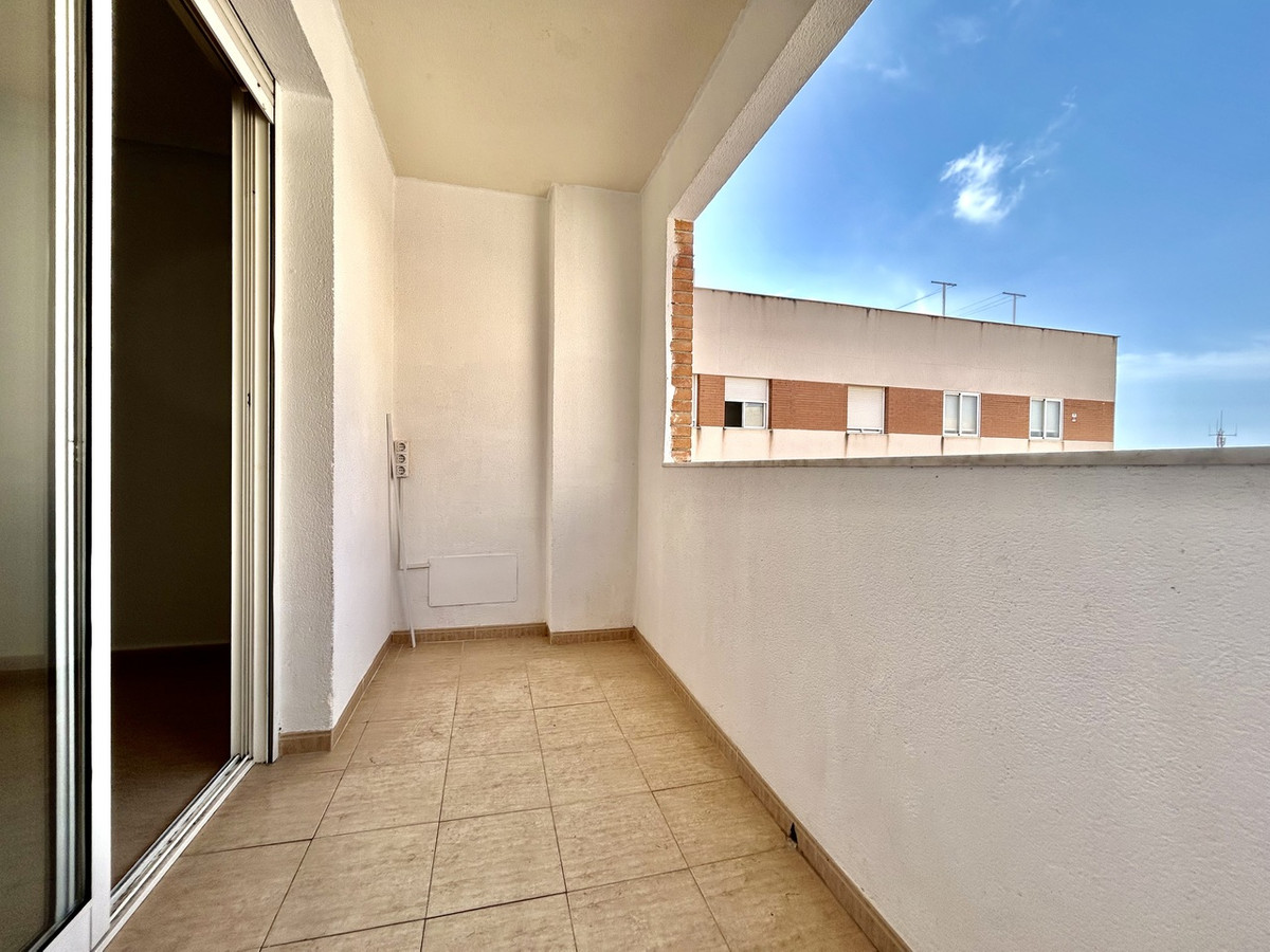For sale - 2 Bedroom 2 Bathroom Apartment - Middle Floor Apartment in Torrevieja - Torrevieja Centro  - Alicante