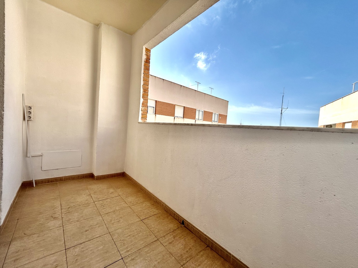 For sale - 2 Bedroom 2 Bathroom Apartment - Middle Floor Apartment in Torrevieja - Torrevieja Centro  - Alicante