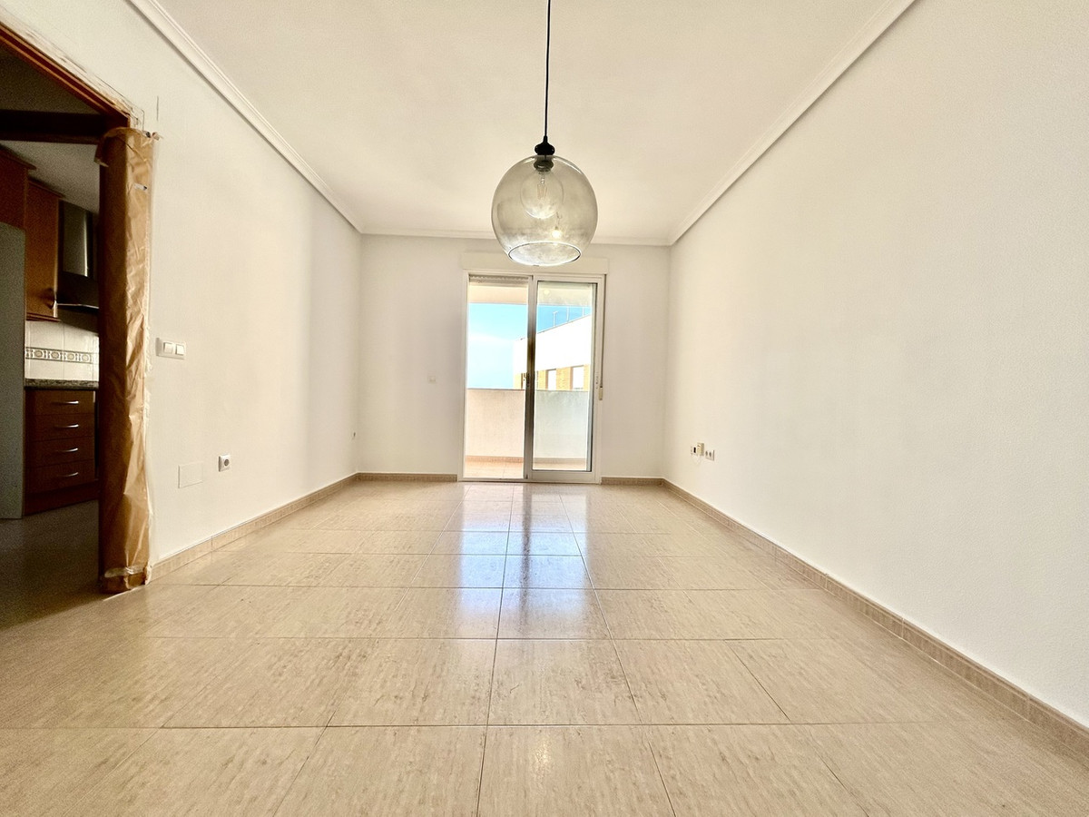 For sale - 2 Bedroom 2 Bathroom Apartment - Middle Floor Apartment in Torrevieja - Torrevieja Centro  - Alicante