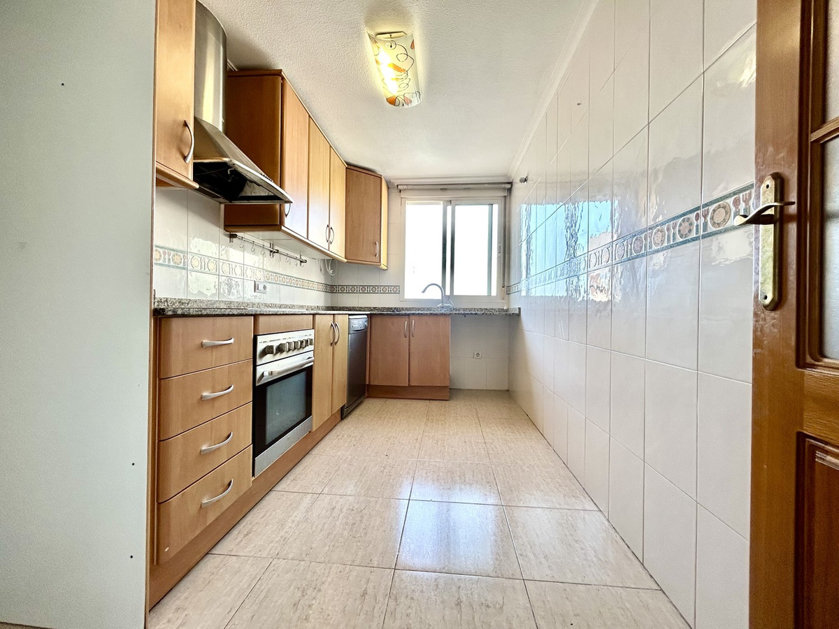 For sale - 2 Bedroom 2 Bathroom Apartment - Middle Floor Apartment in Torrevieja - Torrevieja Centro  - Alicante