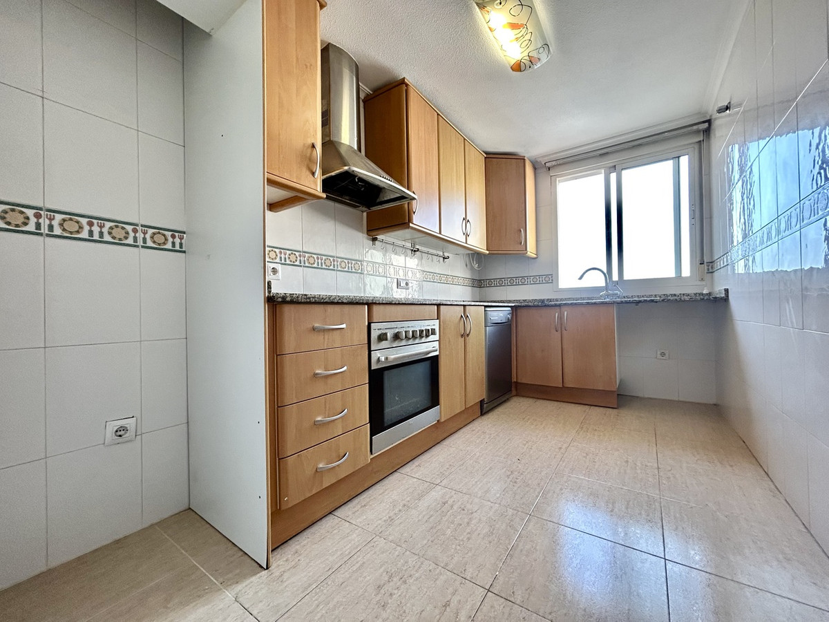 For sale - 2 Bedroom 2 Bathroom Apartment - Middle Floor Apartment in Torrevieja - Torrevieja Centro  - Alicante