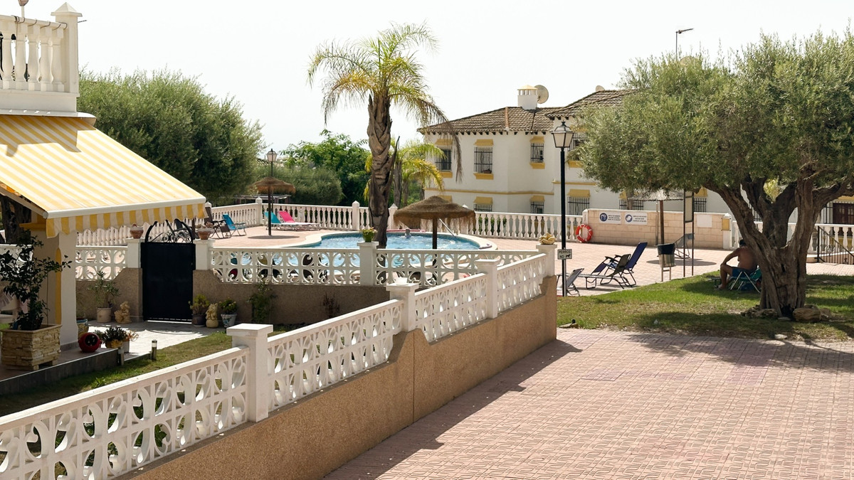 For sale - 1 Bedroom 1 Bathroom Ground floor apartment in Villamartin - Villamartin - Alicante