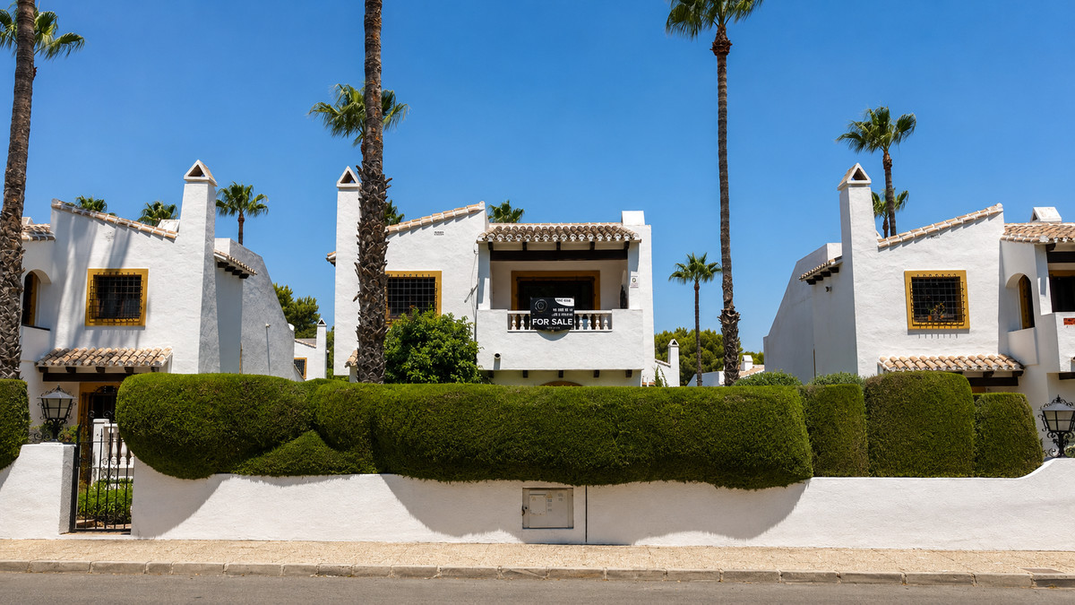 For sale - 3 Bedroom 3 Bathroom House - Detached Villa in Orihuela - Los Dolses  - Alicante