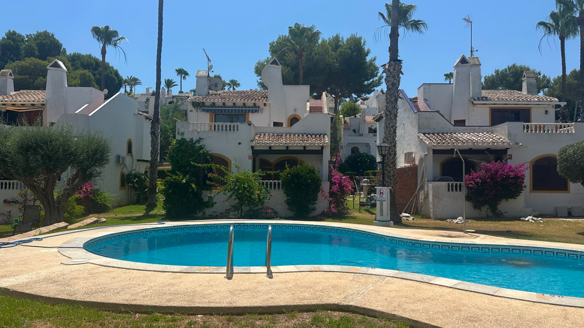 For sale - 3 Bedroom 3 Bathroom House - Detached Villa in Orihuela - Los Dolses  - Alicante