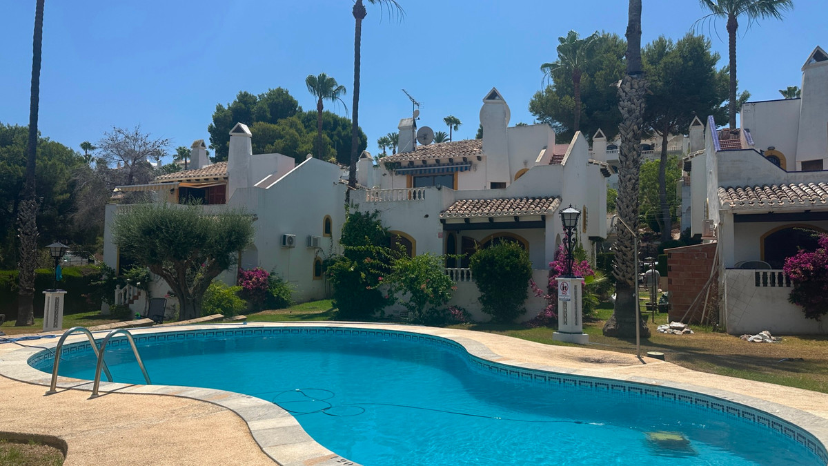 For sale - 3 Bedroom 3 Bathroom House - Detached Villa in Orihuela - Los Dolses  - Alicante