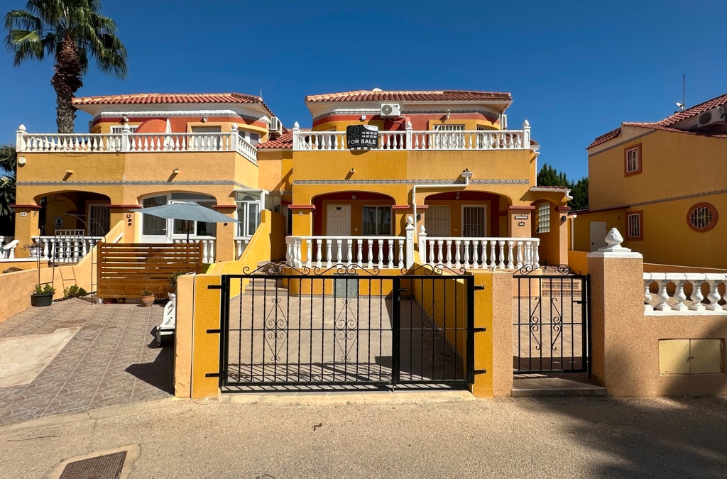 2 Bedroom 2 Bathroom House - Townhouse in Orihuela