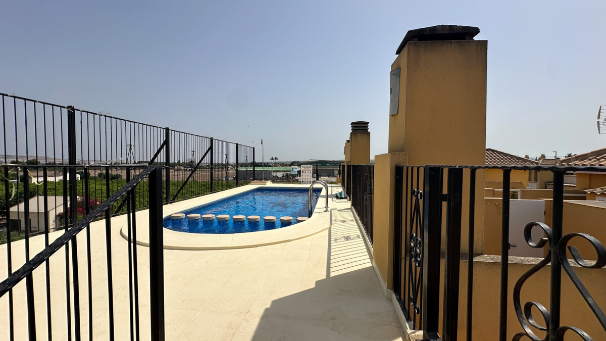 For sale - 2 Bedroom 2 Bathroom House - Bungalow in Daya Nueva - Daya Nueva Centro  - Alicante
