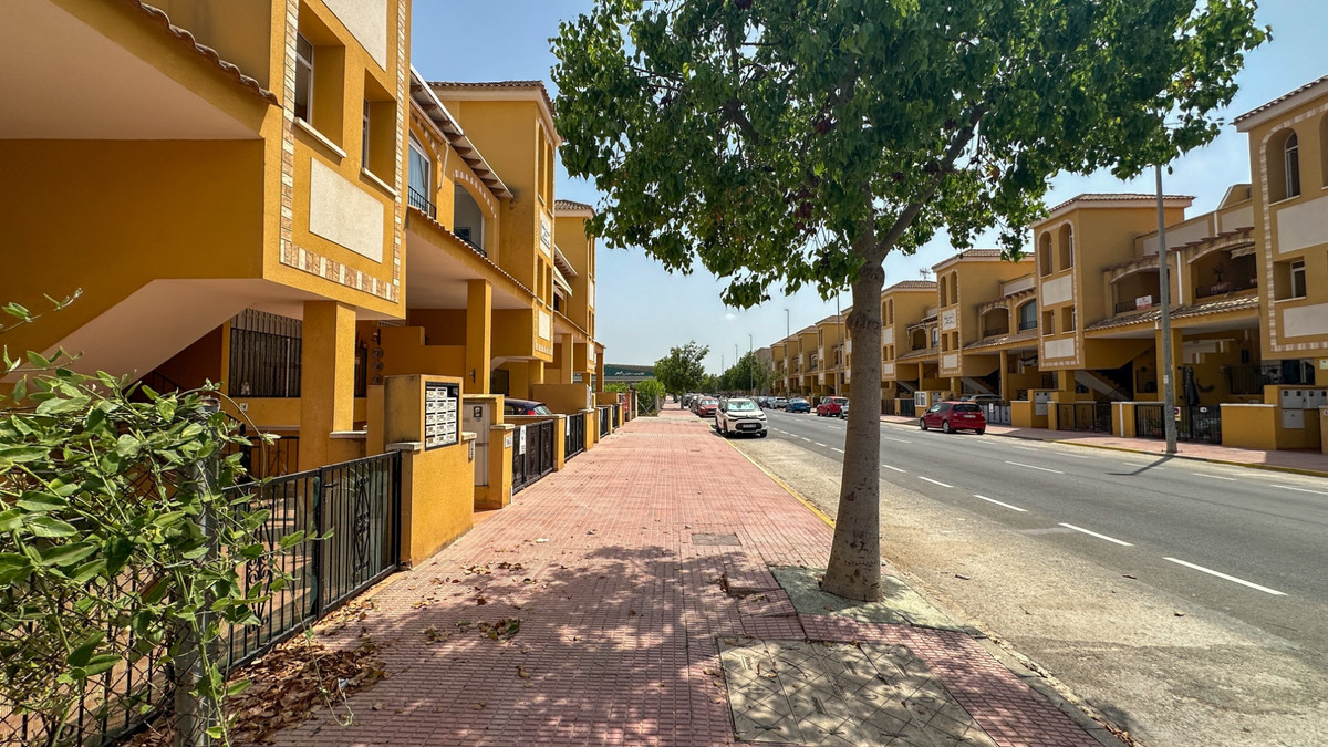 For sale - 2 Bedroom 2 Bathroom House - Bungalow in Daya Nueva - Daya Nueva Centro  - Alicante