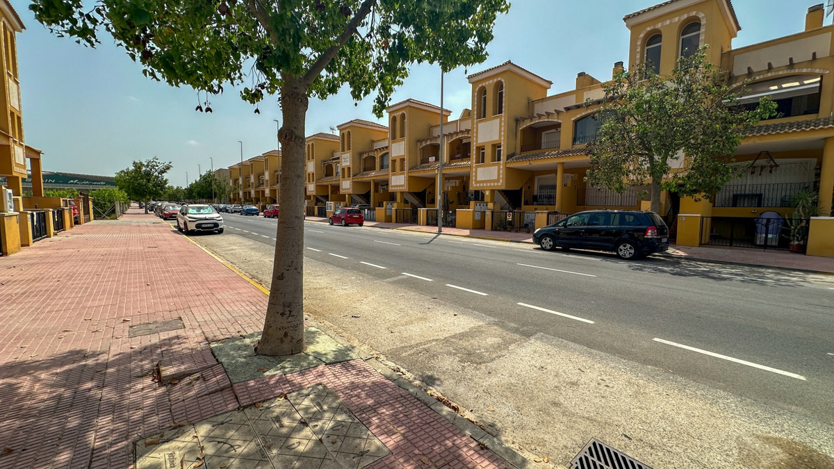 For sale - 2 Bedroom 2 Bathroom House - Bungalow in Daya Nueva - Daya Nueva Centro  - Alicante