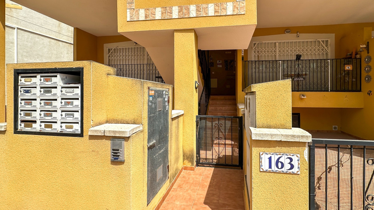 For sale - 2 Bedroom 2 Bathroom House - Bungalow in Daya Nueva - Daya Nueva Centro  - Alicante