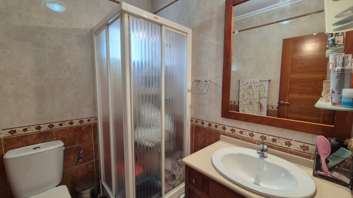 For sale - 2 Bedroom 2 Bathroom House - Detached Villa in Torrevieja - Torrevieja Centro  - Alicante