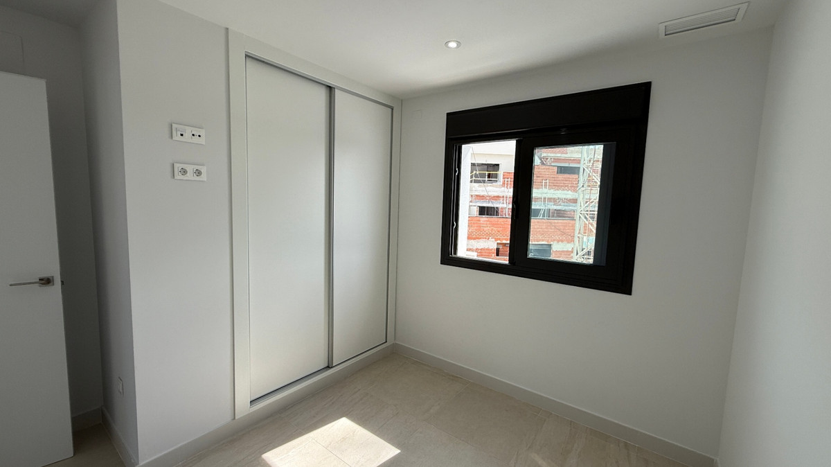 For sale - 2 Bedroom 1 Bathroom Apartment - Penthouse in Torrevieja - Torrevieja Centro  - Alicante