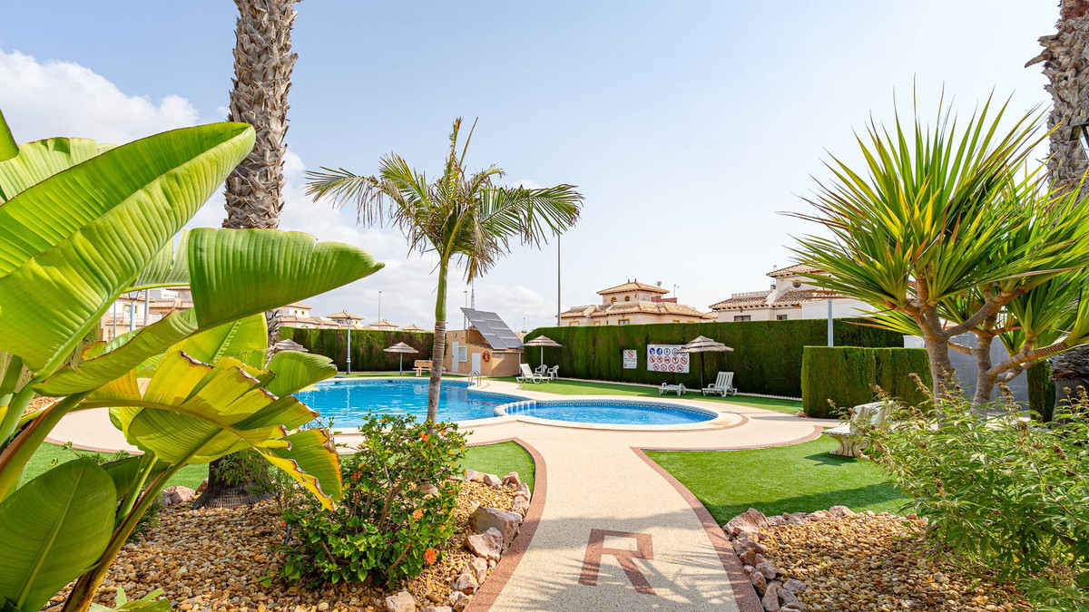 For sale - 3 Bedroom 2 Bathroom House - Quad in Orihuela - Lomas de Cabo Roig  - Alicante