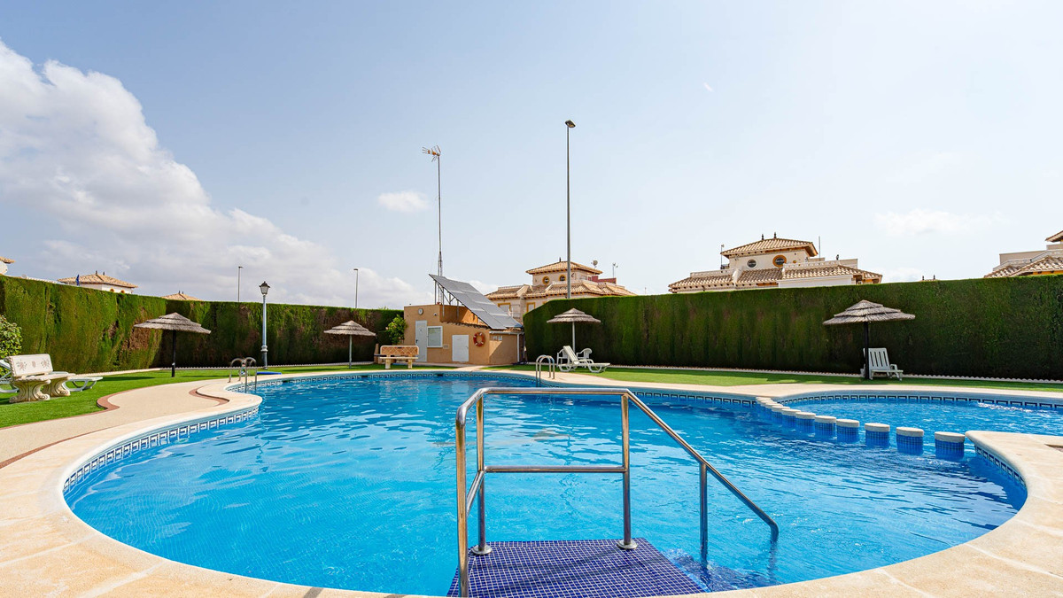 For sale - 3 Bedroom 2 Bathroom House - Quad in Orihuela - Lomas de Cabo Roig  - Alicante