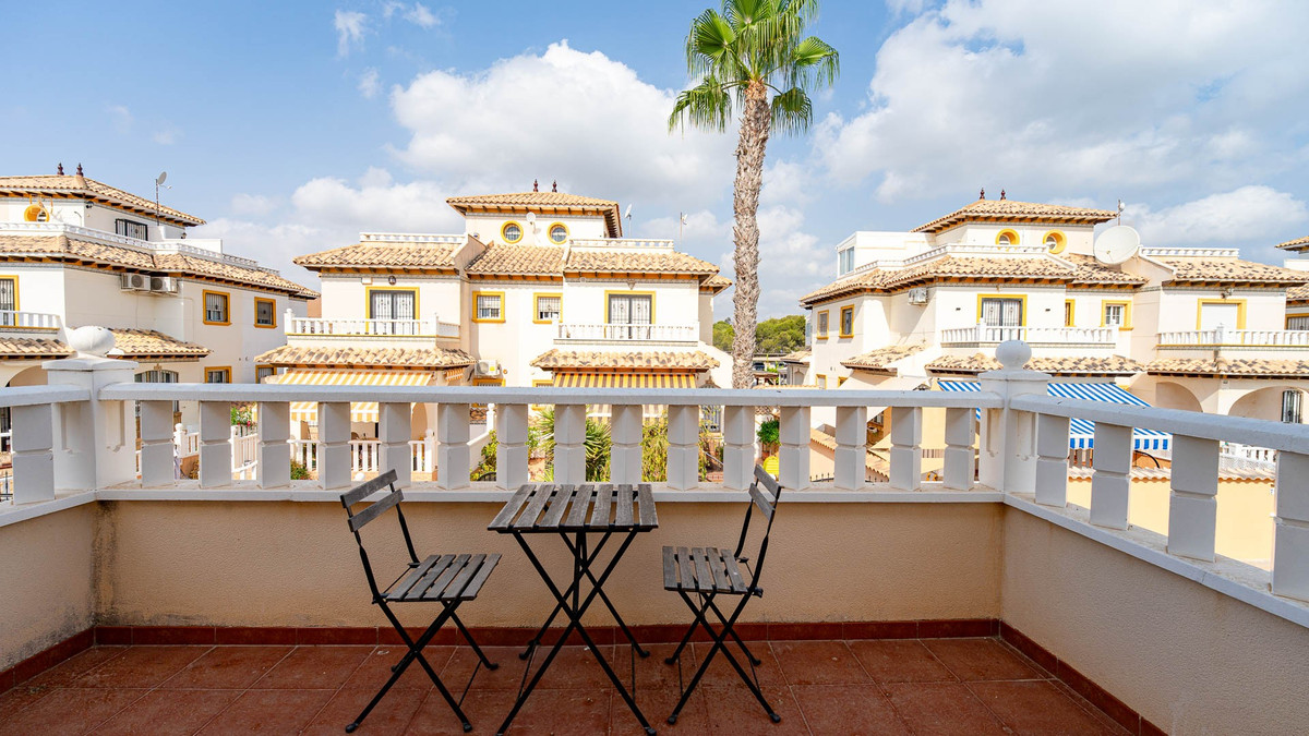 For sale - 3 Bedroom 2 Bathroom House - Quad in Orihuela - Lomas de Cabo Roig  - Alicante