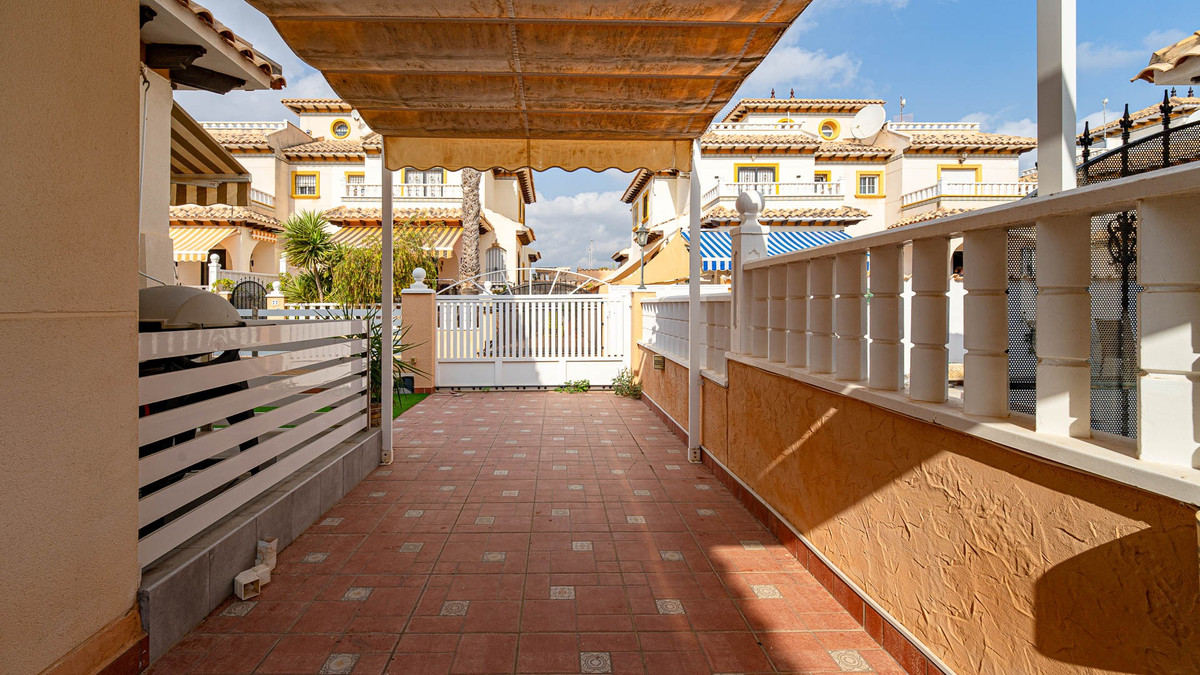 For sale - 3 Bedroom 2 Bathroom House - Quad in Orihuela - Lomas de Cabo Roig  - Alicante