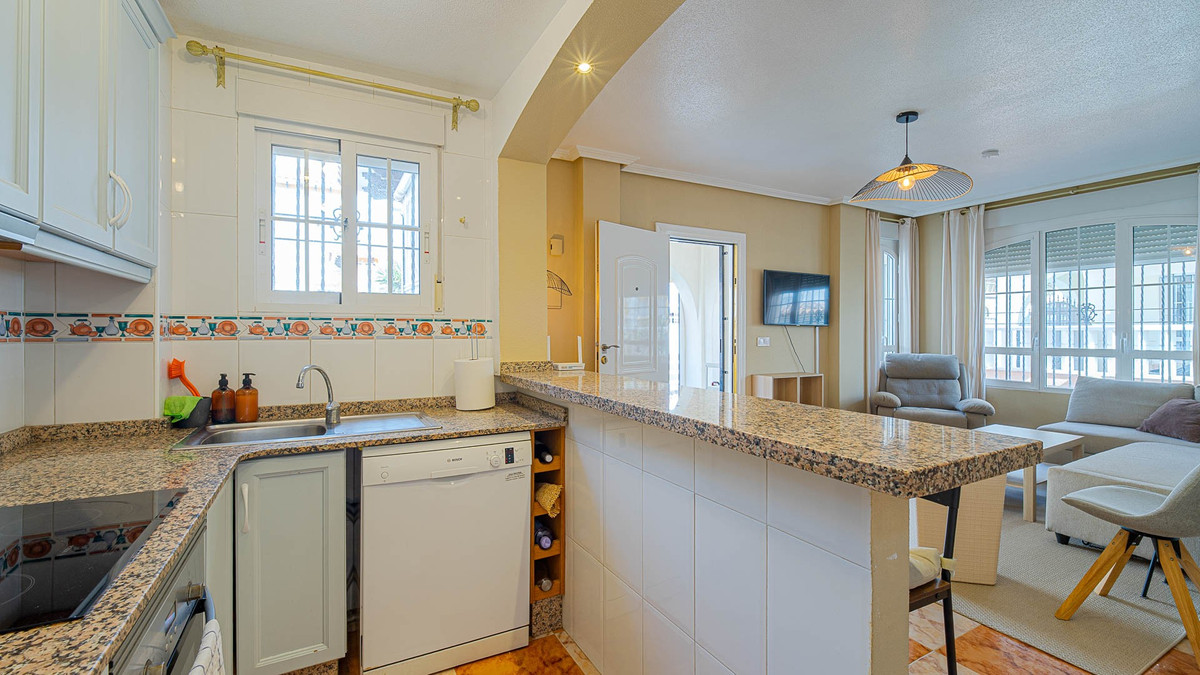 For sale - 3 Bedroom 2 Bathroom House - Quad in Orihuela - Lomas de Cabo Roig  - Alicante