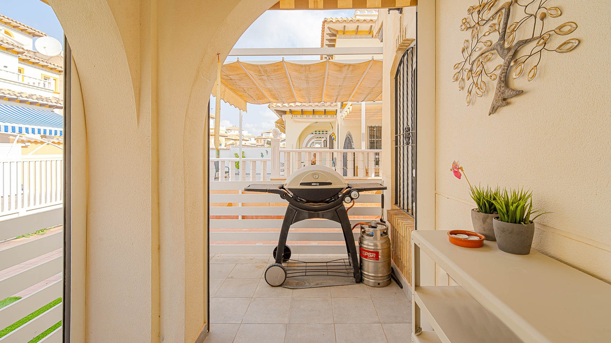 For sale - 3 Bedroom 2 Bathroom House - Quad in Orihuela - Lomas de Cabo Roig  - Alicante