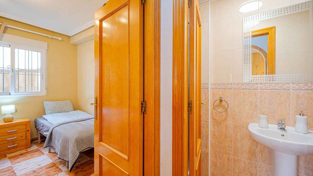 For sale - 3 Bedroom 2 Bathroom House - Quad in Orihuela - Lomas de Cabo Roig  - Alicante
