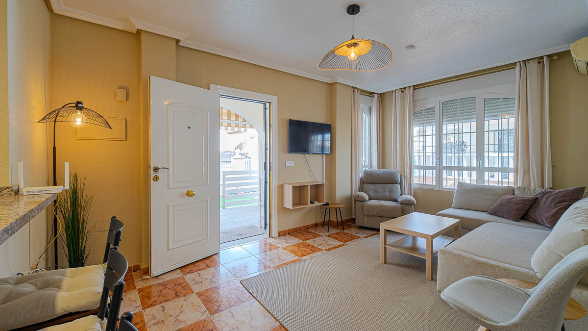 For sale - 3 Bedroom 2 Bathroom House - Quad in Orihuela - Lomas de Cabo Roig  - Alicante
