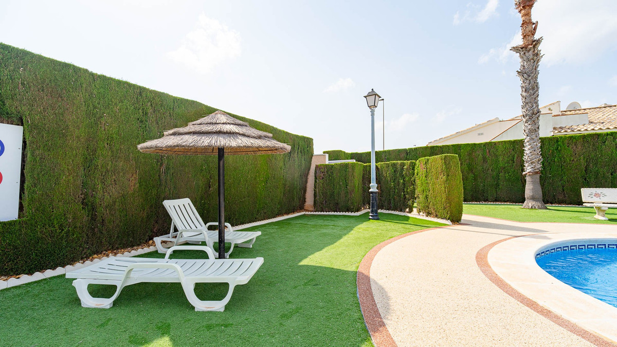 For sale - 3 Bedroom 2 Bathroom House - Quad in Orihuela - Lomas de Cabo Roig  - Alicante