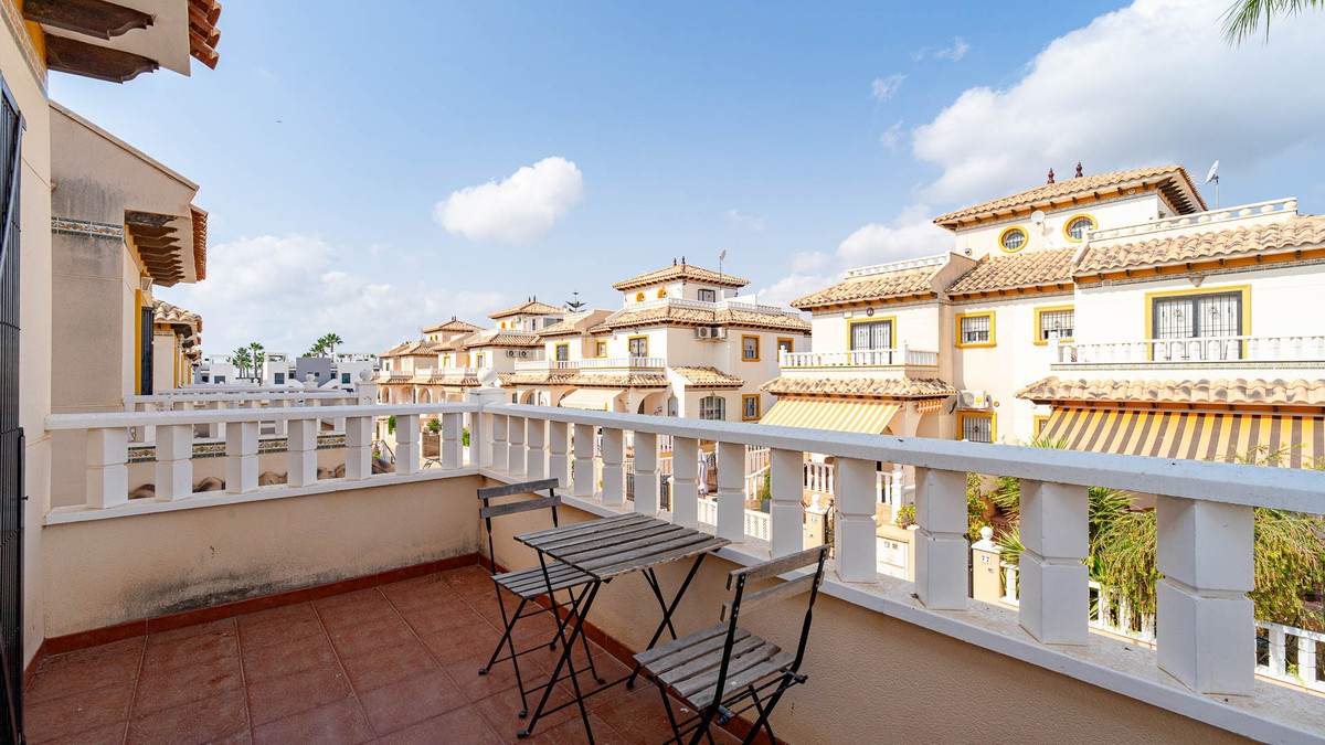 For sale - 3 Bedroom 2 Bathroom House - Quad in Orihuela - Lomas de Cabo Roig  - Alicante