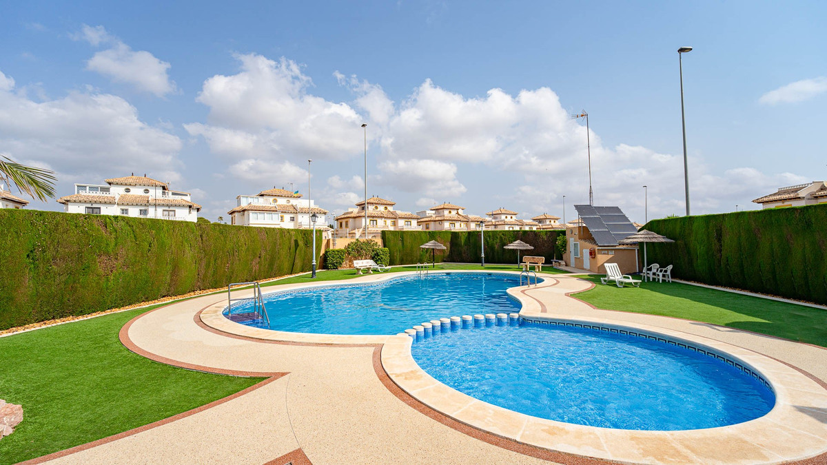 For sale - 3 Bedroom 2 Bathroom House - Quad in Orihuela - Lomas de Cabo Roig  - Alicante