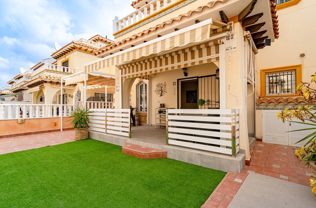 3 Bedroom 2 Bathroom House - Quad in Orihuela