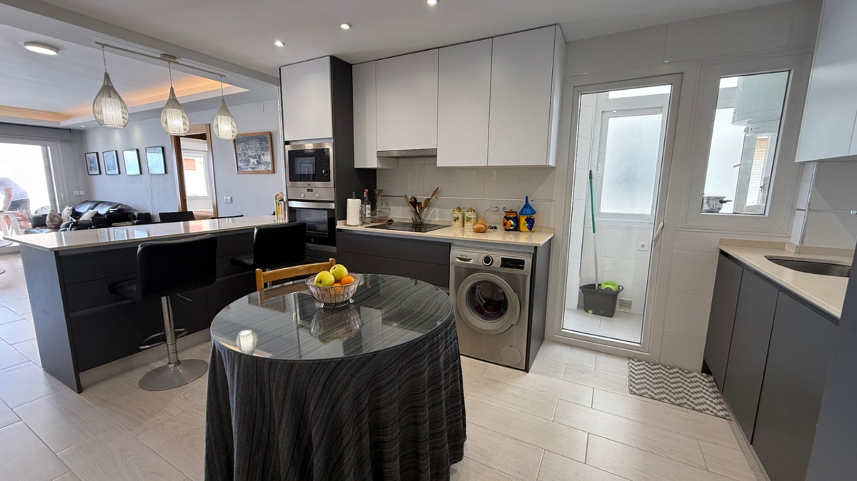 For sale - 3 Bedroom 1 Bathroom Apartment - Ground Floor Apartment in Torrevieja - Torrevieja Centro  - Alicante