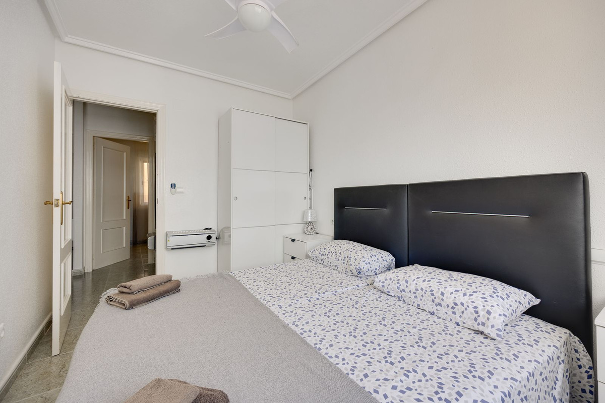 For sale - 2 Bedroom 1 Bathroom Apartment - Top Floor Apartment in Torrevieja - Torrevieja Centro  - Alicante