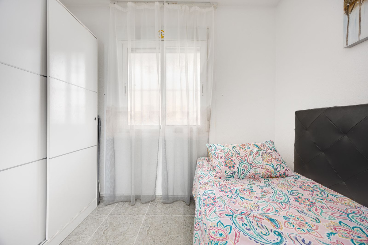 For sale - 2 Bedroom 1 Bathroom Apartment - Top Floor Apartment in Torrevieja - Torrevieja Centro  - Alicante