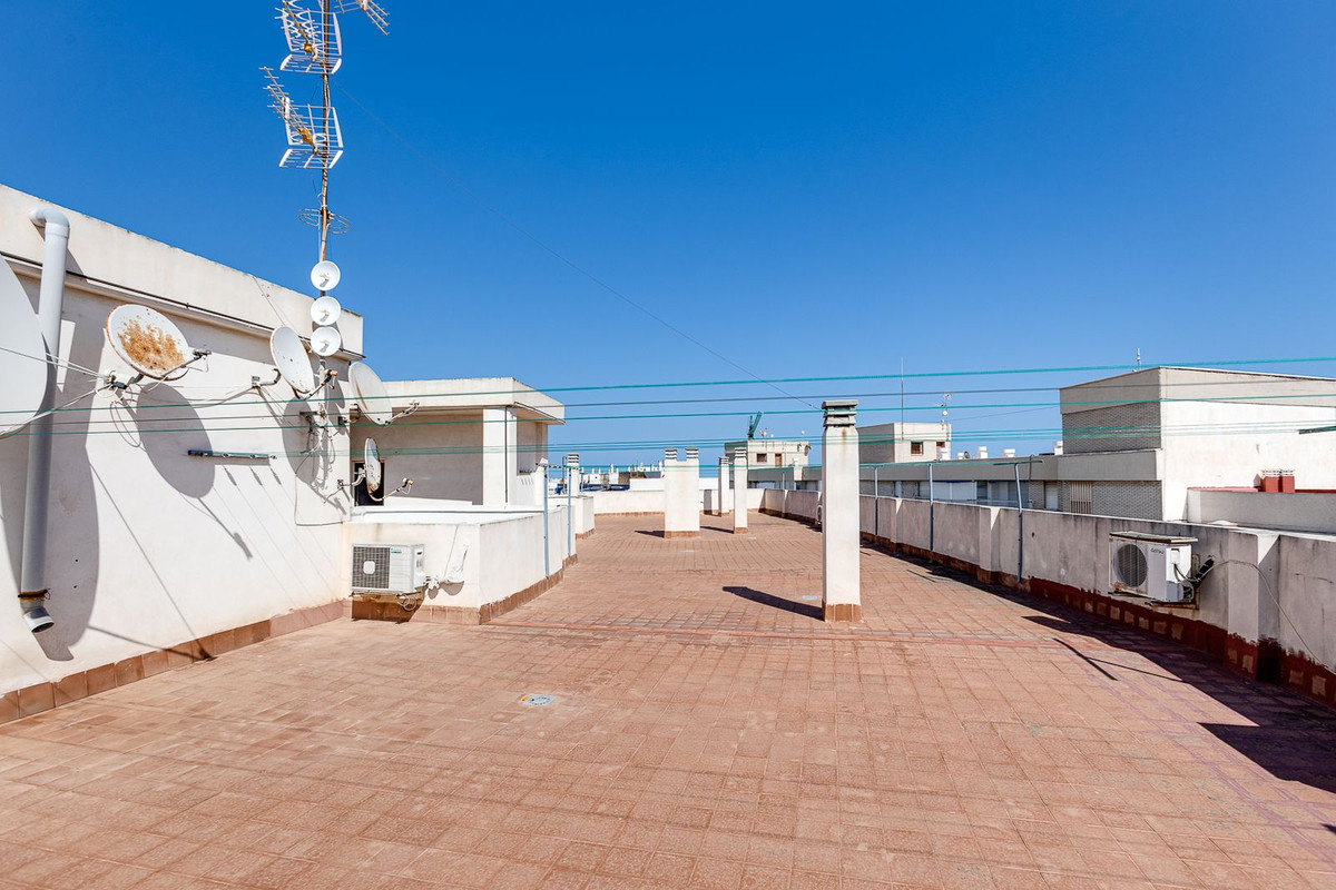 For sale - 2 Bedroom 1 Bathroom Apartment - Top Floor Apartment in Torrevieja - Torrevieja Centro  - Alicante