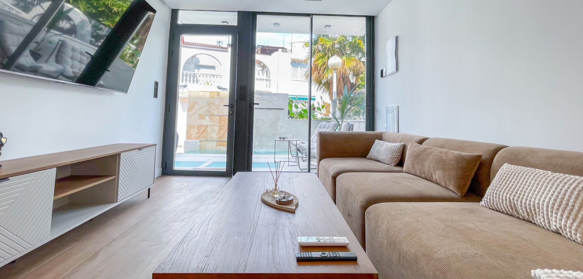 For sale - 3 Bedroom 3 Bathroom Townhouse in Torrevieja - Nueva Torrevieja - Aguas Nuevas  - Costa Blanca (Alicante)