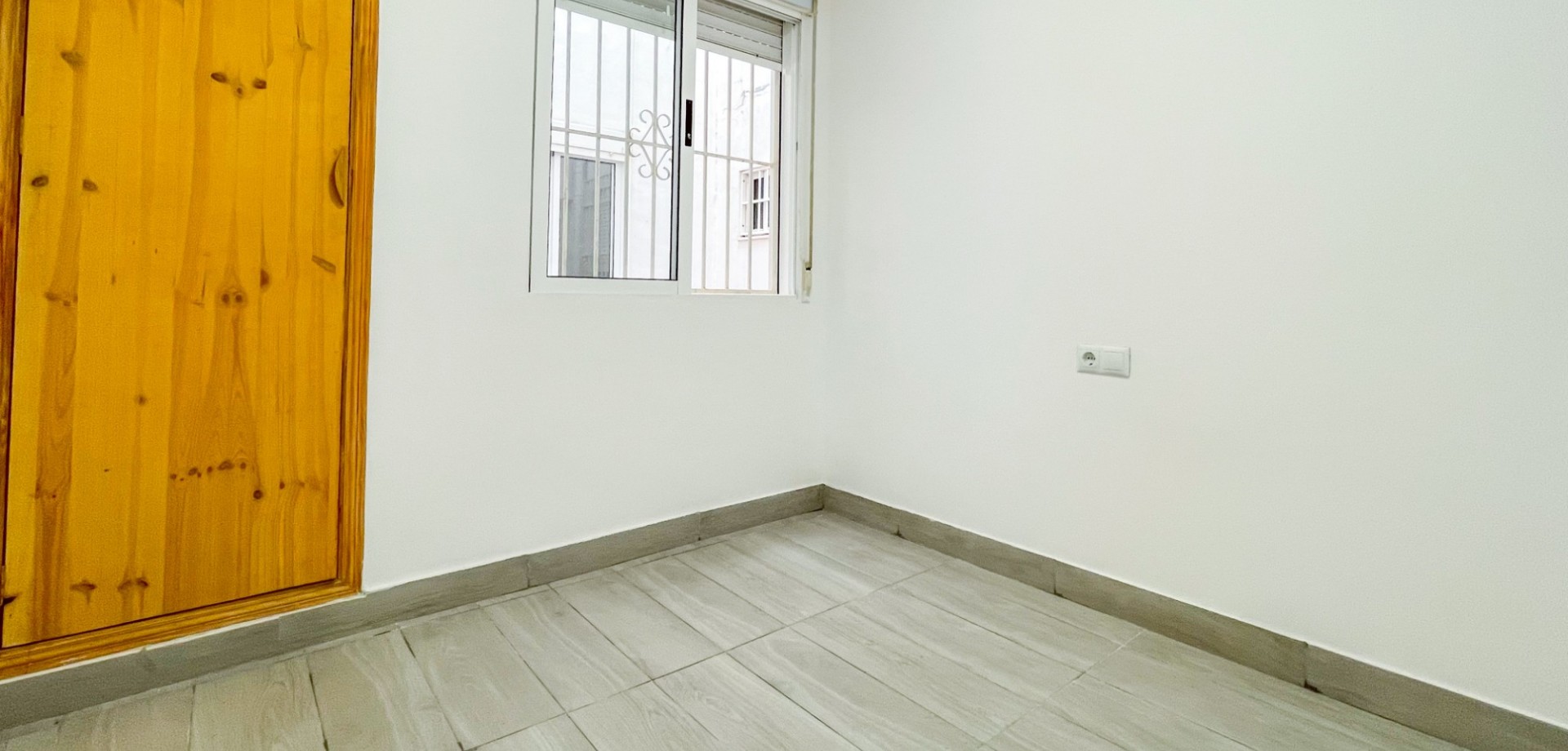 For sale - 2 Bedroom 1 Bathroom Apartment in Torrevieja - Torrevieja  - Costa Blanca (Alicante)