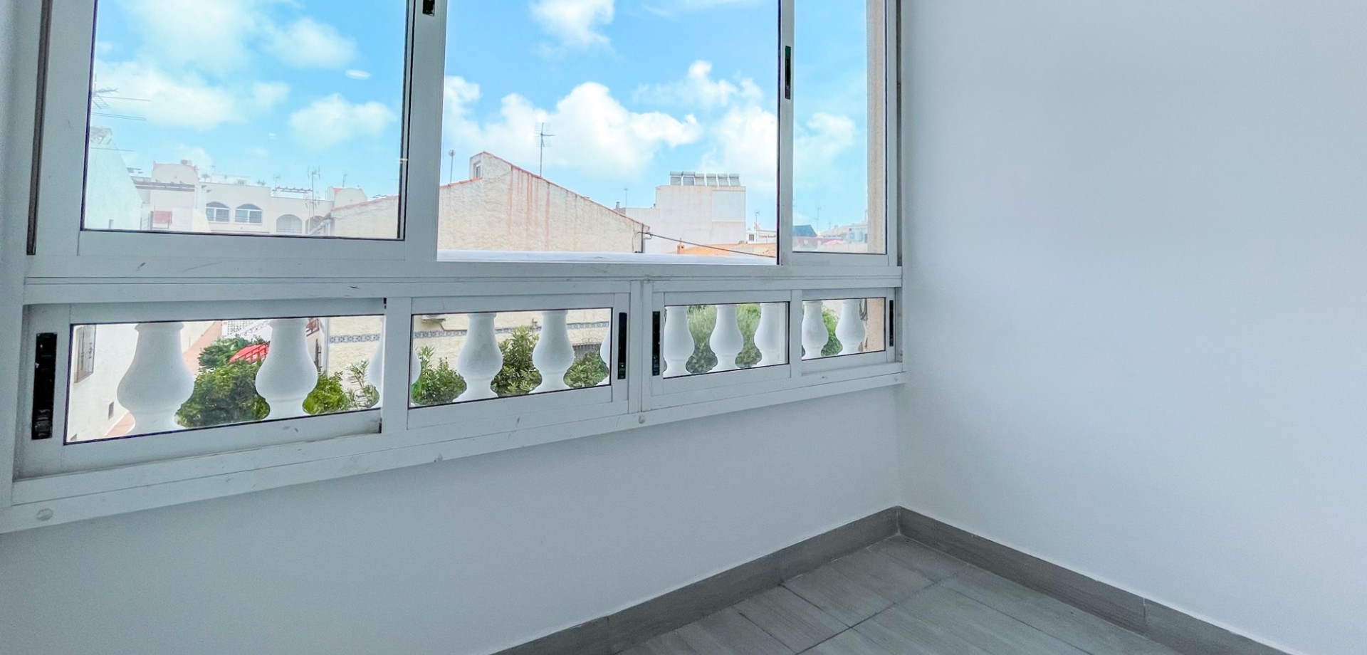 For sale - 2 Bedroom 1 Bathroom Apartment in Torrevieja - Torrevieja  - Costa Blanca (Alicante)