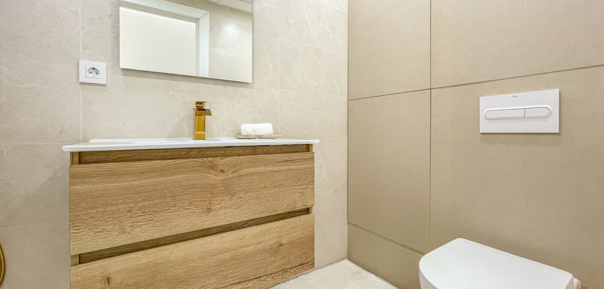For sale - 2 Bedroom 2 Bathroom Apartment in Torrevieja - El Acequión - Los Náufragos  - Costa Blanca (Alicante)