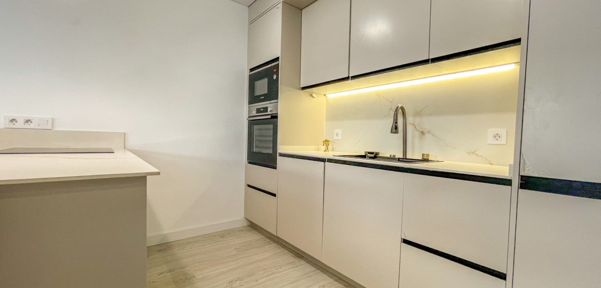 For sale - 2 Bedroom 2 Bathroom Apartment in Torrevieja - El Acequión - Los Náufragos  - Costa Blanca (Alicante)