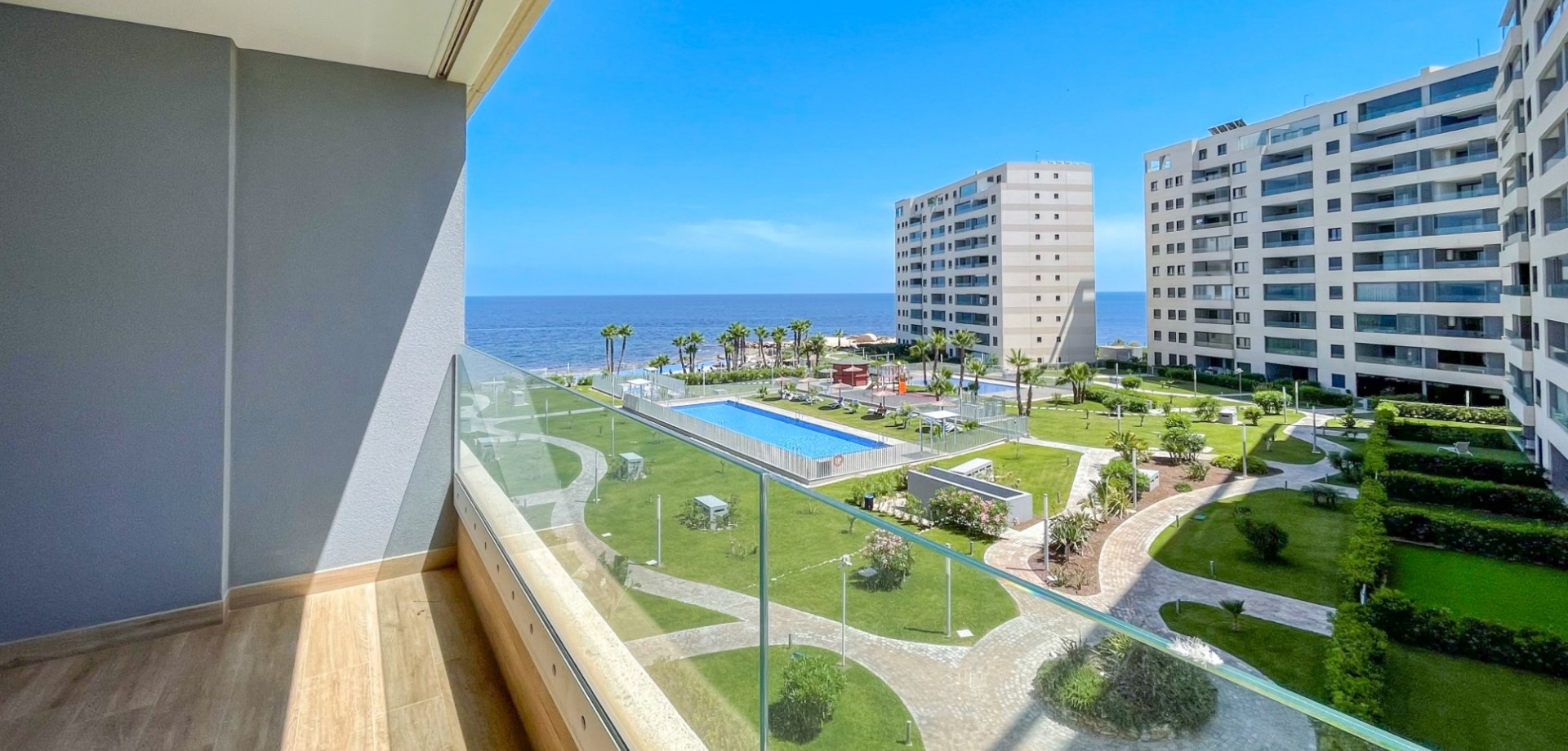 For sale - 3 Bedroom 2 Bathroom Apartment in Orihuela Costa - Punta Prima  - Costa Blanca (Alicante)