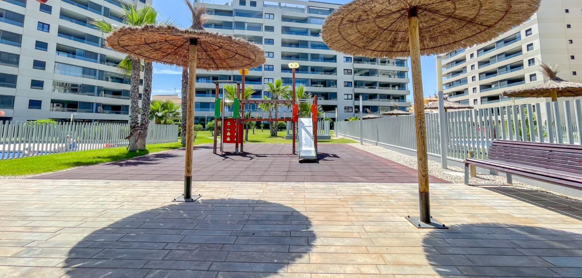 For sale - 3 Bedroom 2 Bathroom Apartment in Orihuela Costa - Punta Prima  - Costa Blanca (Alicante)