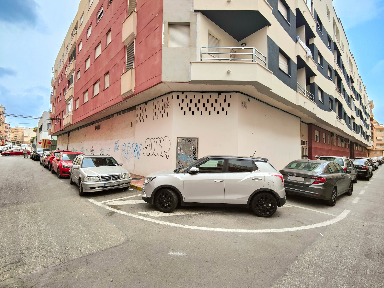 For sale - Commercial property in Torrevieja - El Acequion - Los Náufragos  - Alicante