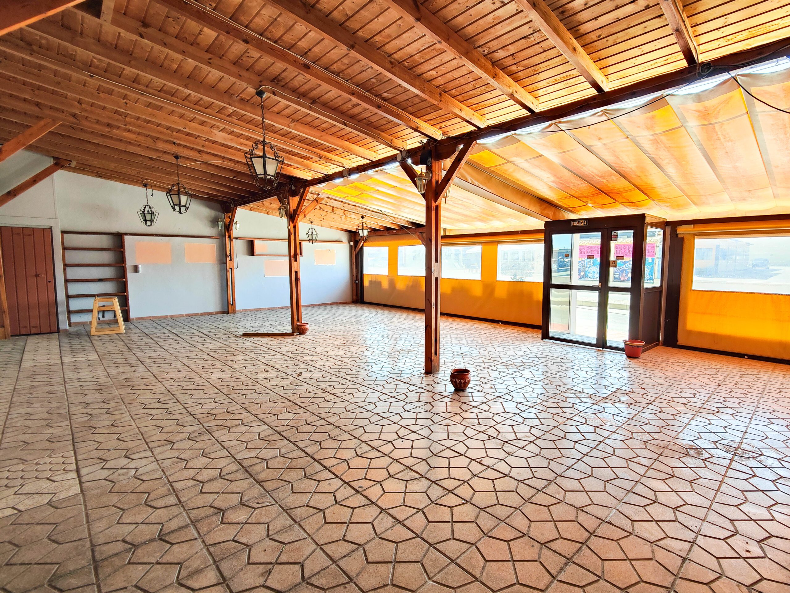 For sale - 6 Bedroom 3 Bathroom Commercial property in Torrevieja - La Siesta - El Salado - Torreta  - Alicante